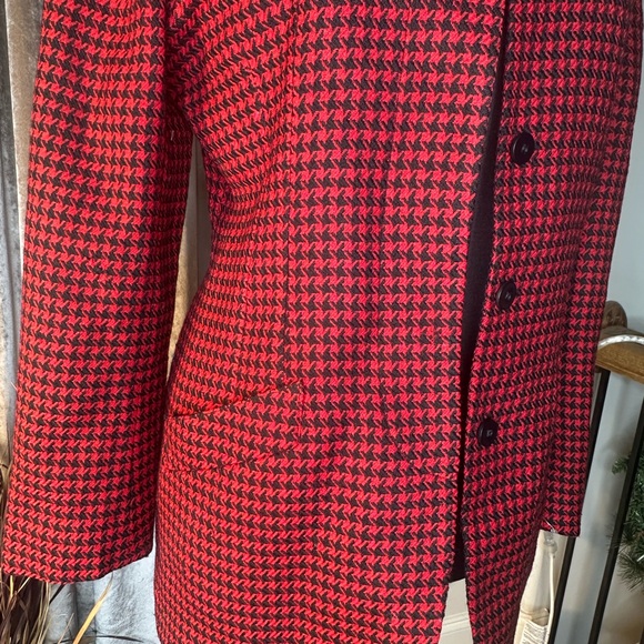 Christian Dior Red and Black Houndstooth Blazer - Picture 3 of 5